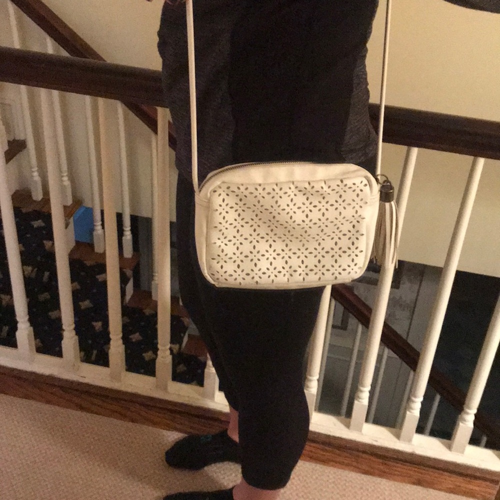 CROSS BODY BAG